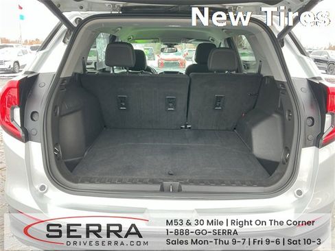 Used 2022 GMC Terrain SLE w/ Driver Convenience Package image 16