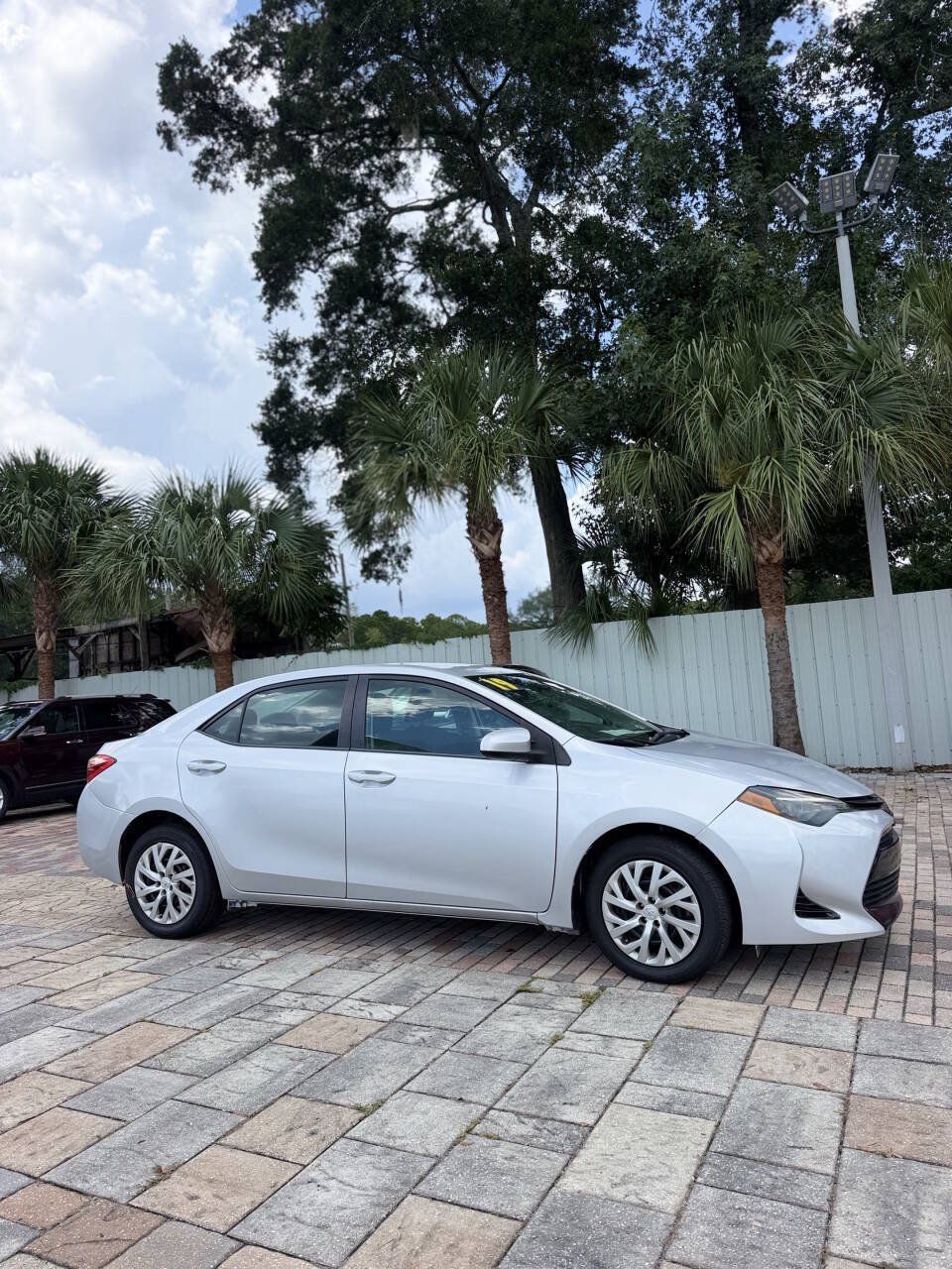 Used 2019 Toyota Corolla LE FWD image 5