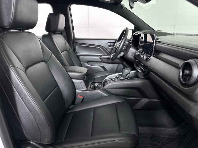 Used 2025 Chevrolet Colorado Trail Boss AWD/4WD image 29