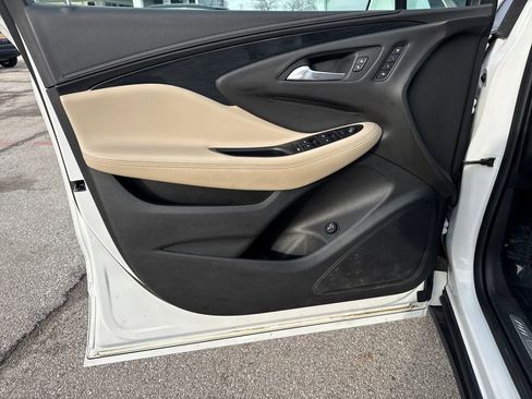 Used 2017 Buick Envision Essence image 12