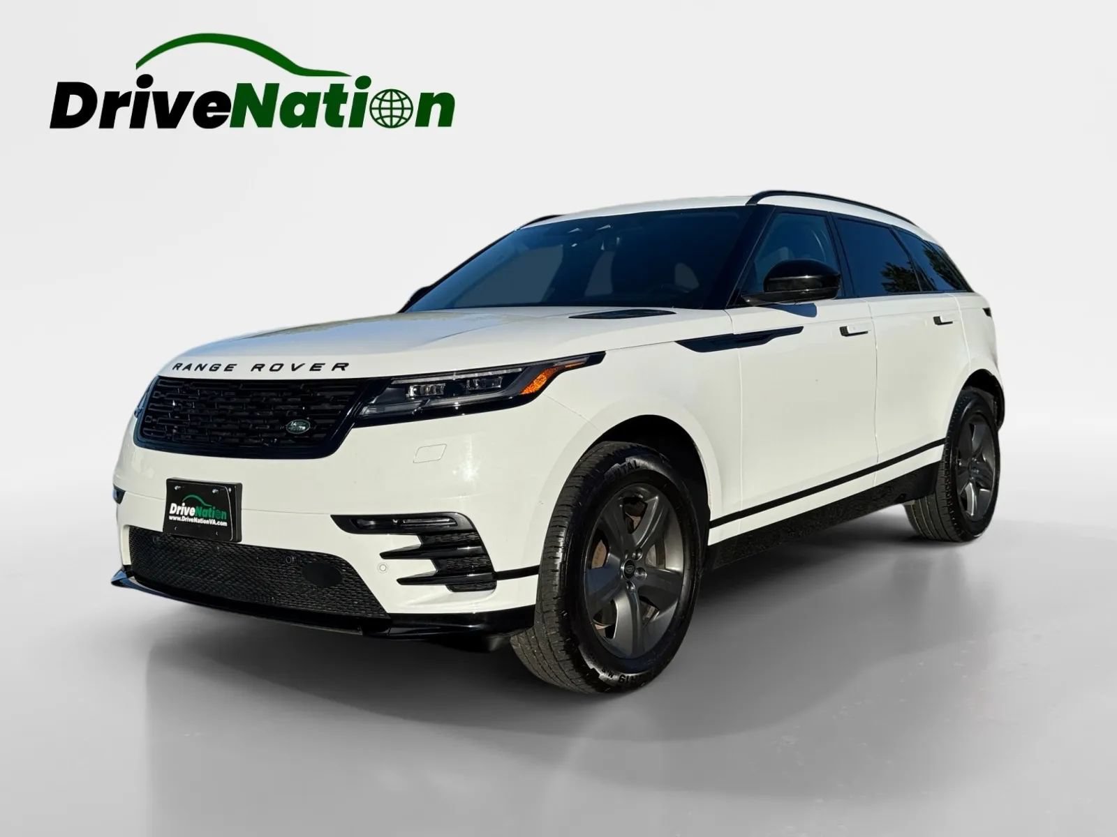 Used 2025 Land Rover Range Rover Velar Dynamic SE AWD/4WD image 1
