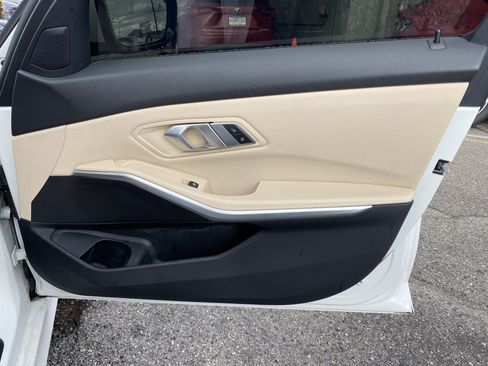 Used 2019 BMW 330i Sedan w/ Convenience Package image 25