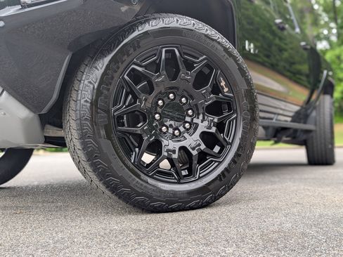 Used 2025 GMC Hummer EV 2X AWD/4WD image 35