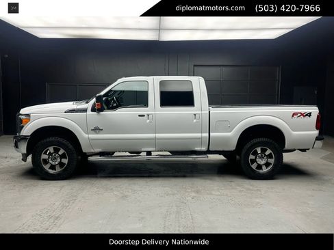 Used 2016 Ford F350 Lariat w/ Lariat Interior Package image 4
