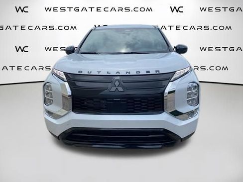 New 2026 Mitsubishi Outlander LE FWD image 2
