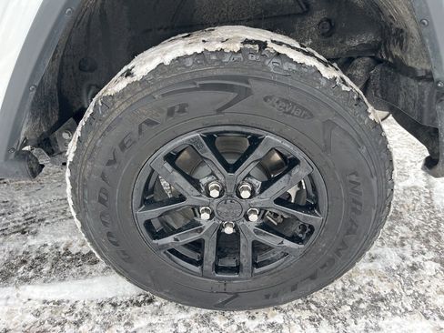 Used 2023 Jeep Wrangler Sport S image 9