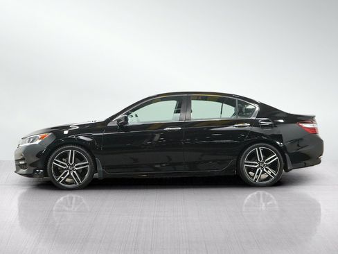 Used 2016 Honda Accord Sport image 2