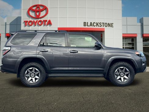 Used 2019 Toyota 4Runner TRD Off-Road Premium AWD/4WD image 2