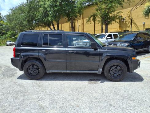 Used 2010 Jeep Patriot Sport image 8