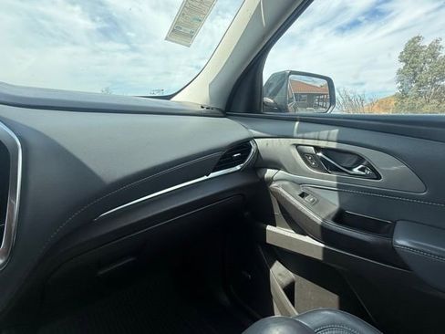 Used 2021 Chevrolet Traverse LT w/ LT Premium Package image 30