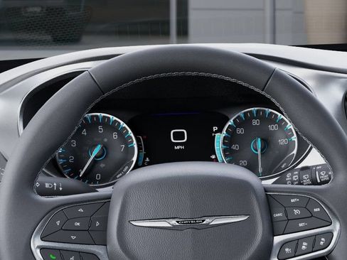 New 2026 Chrysler Pacifica Select AWD/4WD image 18