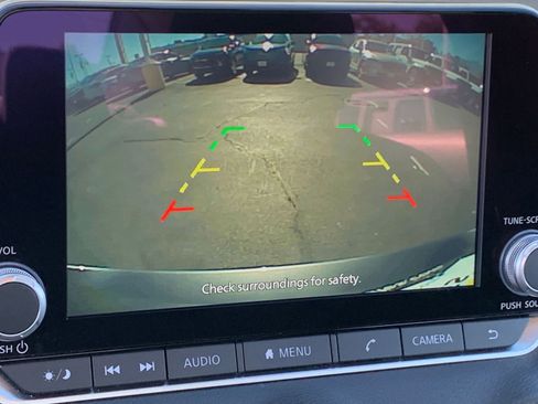 Used 2025 Nissan Sentra SV image 17