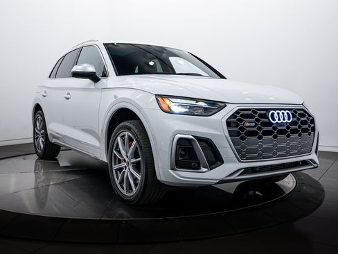 Certified 2025 Audi SQ5 Premium Plus w/ Premium Plus Package image 2