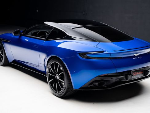 Used 2020 Aston Martin DB11 AMR image 27
