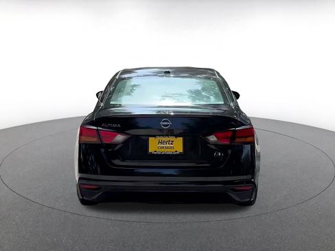 Used 2025 Nissan Altima 2.5 SV FWD image 10