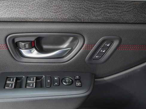 New 2026 Honda Pilot Black Edition image 17