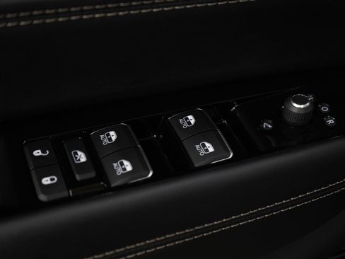 Used 2022 Jeep Grand Wagoneer Series II AWD/4WD image 24
