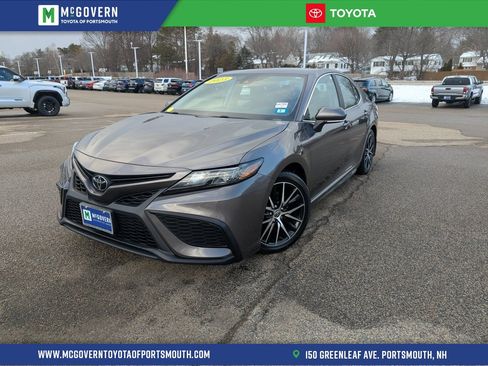 Used 2023 Toyota Camry SE image 1
