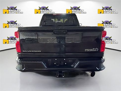 Used 2024 Chevrolet Silverado 2500 High Country w/ High Country Premium Package image 5