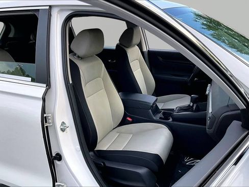 Used 2024 Honda CR-V LX image 21