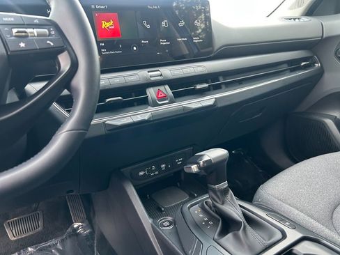 Used 2025 Kia K4 EX FWD image 20