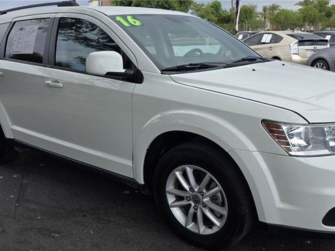 Used 2016 Dodge Journey SXT w/ Premium Group FWD image 3