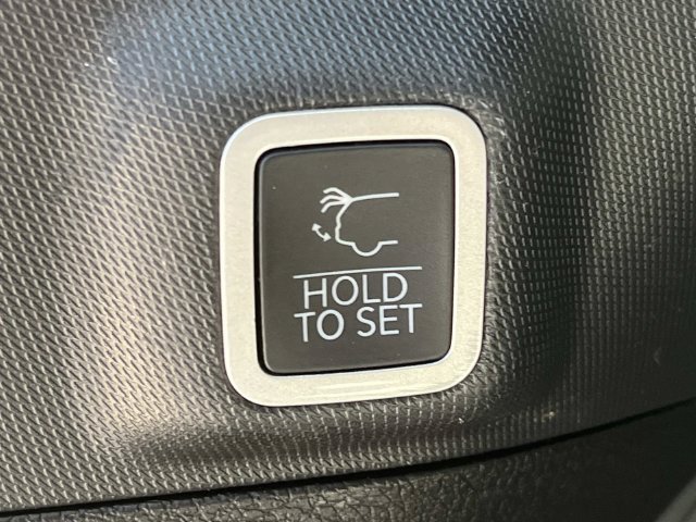 Used 2022 Jeep Grand Cherokee Overland AWD/4WD image 25