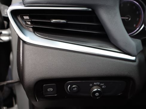 Used 2019 Buick Enclave Essence FWD image 27