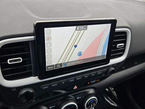 Certified 2025 Hyundai Venue Limited image 10