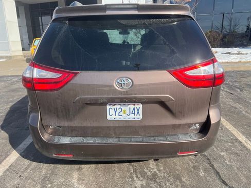 Certified 2018 Toyota Sienna LE image 6