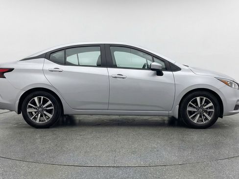 Used 2025 Nissan Versa SV image 11