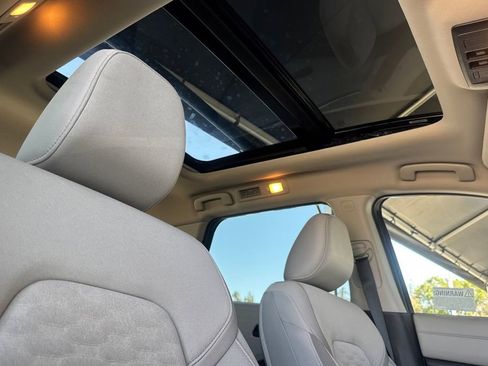 Used 2024 Nissan Pathfinder SV w/ SV Premium Package FWD image 16