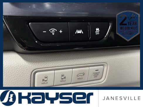 Used 2024 Kia Carnival SX Prestige image 31