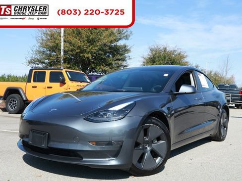 Used 2023 Tesla Model 3 Standard Range image 1
