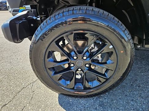 Used 2024 Jeep Wrangler Unlimited Sahara AWD/4WD image 10