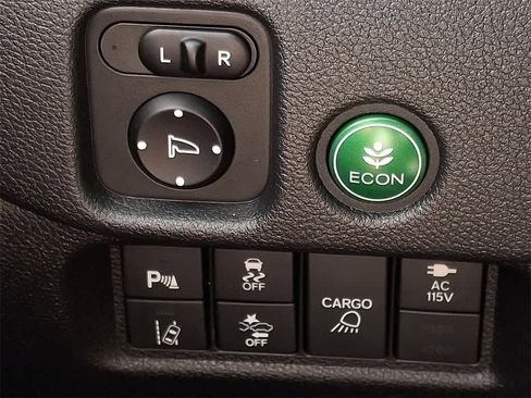 Used 2017 Honda Ridgeline RTL-E image 25