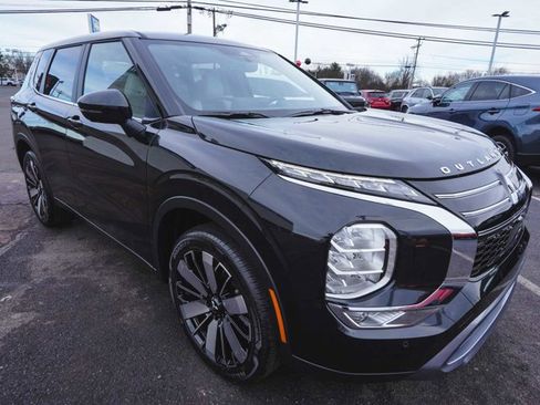 New 2026 Mitsubishi Outlander SE image 3