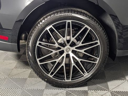 New 2026 Porsche Macan AWD/4WD image 13