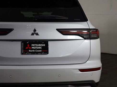 New 2026 Mitsubishi Outlander ES AWD/4WD image 16