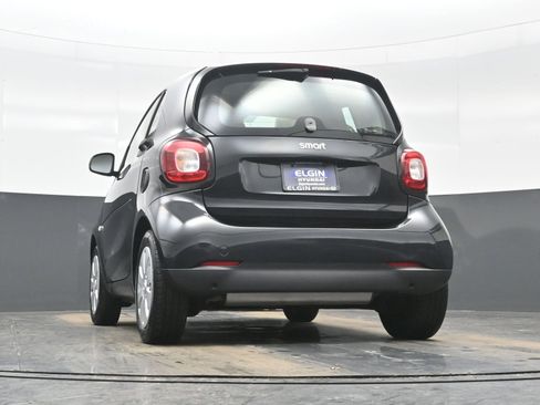 Used 2016 smart fortwo passion image 24