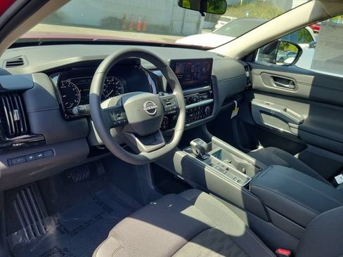 New 2026 Nissan Pathfinder SV w/ SV Premium Package FWD image 7