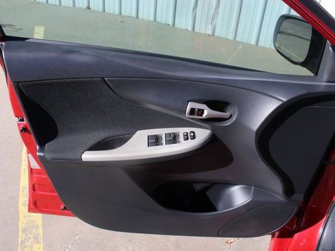 Used 2011 Toyota Corolla image 7