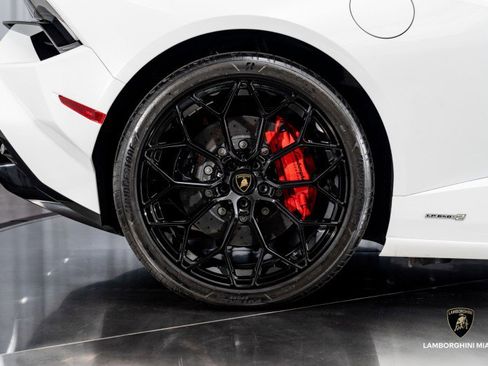 Used 2024 Lamborghini Huracan Tecnica image 24