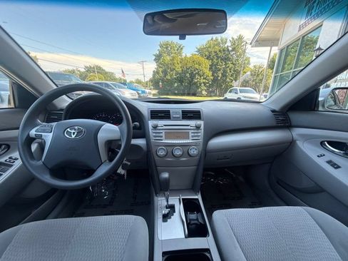 Used 2011 Toyota Camry LE FWD image 21