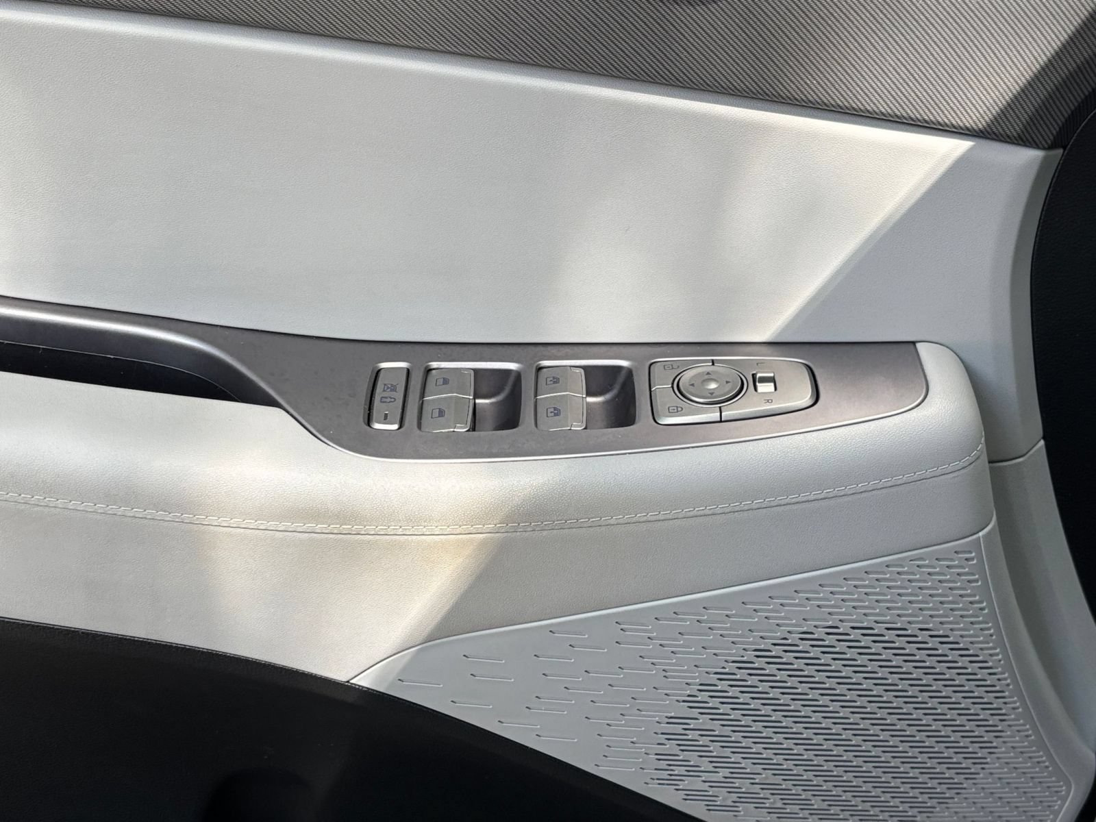 Used 2024 Hyundai Palisade SEL FWD image 18