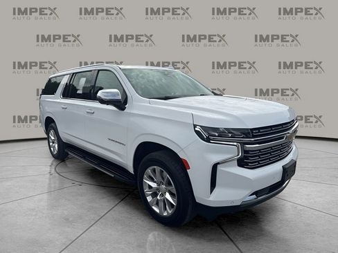 Used 2023 Chevrolet Suburban Premier RWD image 7
