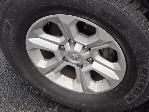 Used 2020 Toyota 4Runner SR5 image 10