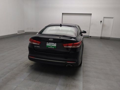 Used 2018 Kia Optima LX w/ 17" Alloy Wheels Package image 7