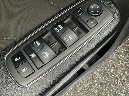 Used 2023 Dodge Charger SXT image 27