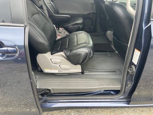 Used 2020 Toyota Sienna LE FWD image 13